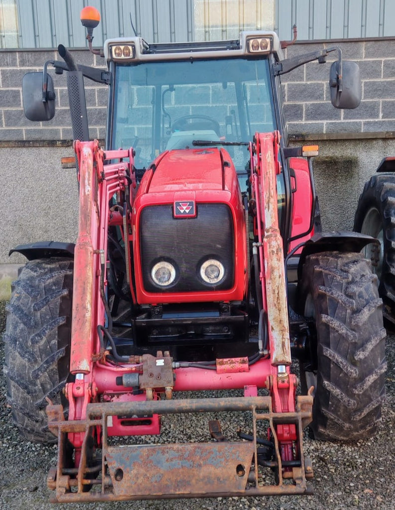 2006 MF 5455 c/w 894 Loader